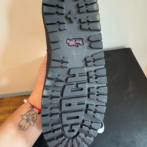 Brand New Coach Beautiful Platform Winter Black and Red Lace-Up Boots - Picture 8 of 8